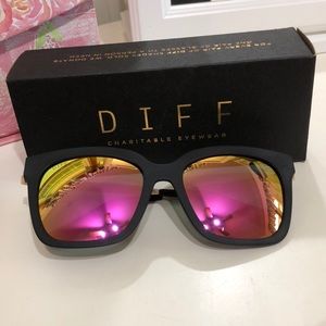 Diff Bella Polarized Sunglasses